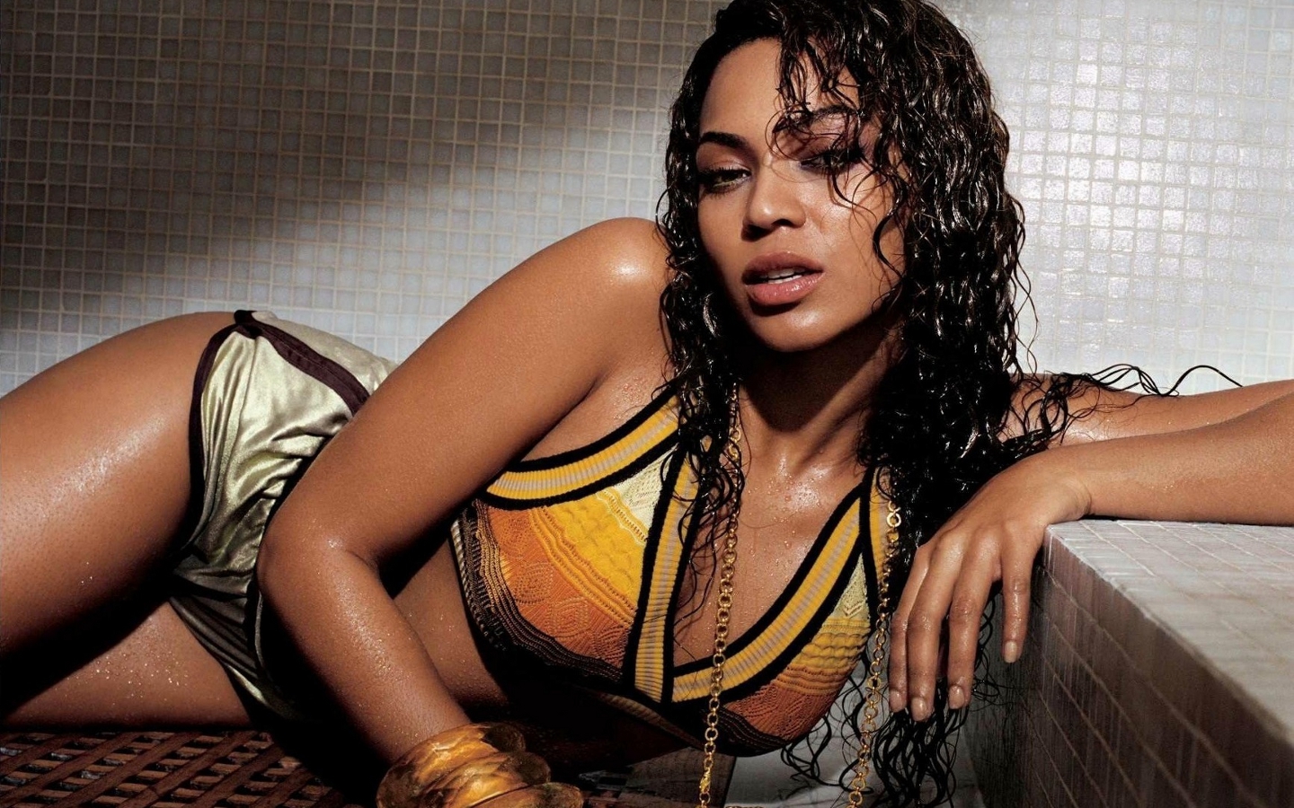 Beyonce in the bathroom - Beyonce Wallpaper (35800967) - Fanpop