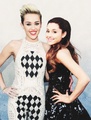 Miley with Ariana - miley-cyrus photo