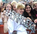Miley with fans - miley-cyrus photo
