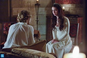  Reign - Episode 1.05 - A Chill in the Air - Promotional mga litrato