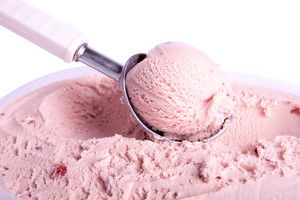 земляничное мороженое, клубничное мороженое