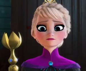  Elsa's royal look