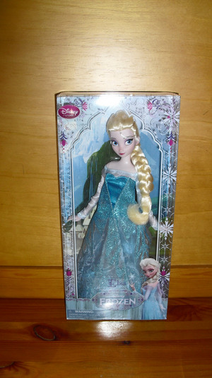  《冰雪奇缘》 迪士尼 Store Elsa Doll