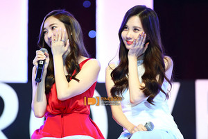  Jessica and Seohyun 'GiRL de Provence' Thank आप Party