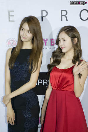  Jessica and Yoona 'GiRL de Provence' Thank te Party
