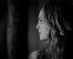 4x17 AU: Caroline does not save Bonnie and complete the expression triangle.  