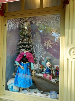  La Reine des Neiges showcase at Disneyland Paris