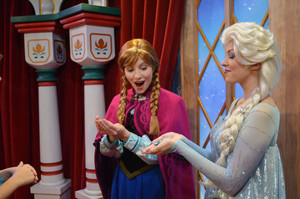  Elsa and Anna at Epcot