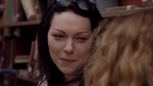  Laura Prepon in kahel is the New Black