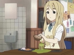 Mugi Spilling The thee <3