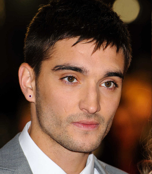  Tom and Kelsey Catching 불, 화재 Premiere