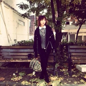  Minzy's Instagram Update: "It’s cold outside. Take care and don’t catch a cold!" (131110)