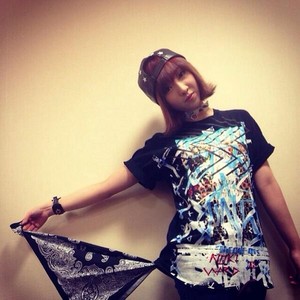  Minzy's Instagram Update: "Close Your Eyes and Lay Back :)" (131114)