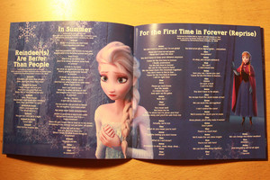  Frozen Soundtrack Deluxe Edition booklet
