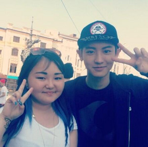  P.Chanyeol with fan