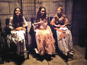  Reign Cast - Behind The Scenes