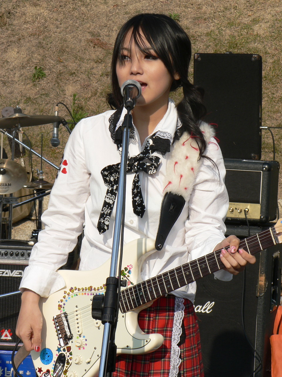 日本女の子バンドのスキャンダル 笹崎 まみ Scandal 写真 ファンポップ