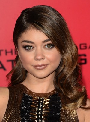  Sarah Hyland at The Hunger Games: Catching api premiere