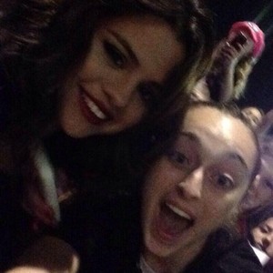  Selena meets شائقین after her کنسرٹ - November 17