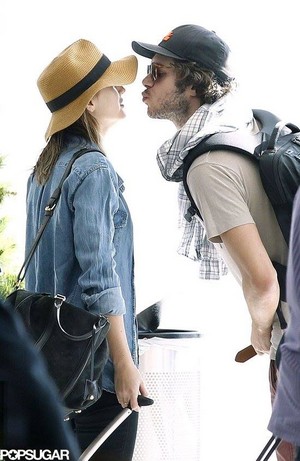 Adam Brody and Leighton Meester in South Africa