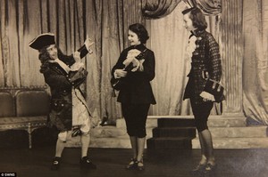  Princess Margaret and Princess Elizabeth in the play Аладдин