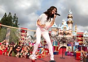  Selena Gomez বড়দিন