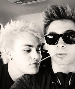 Mikey and lukey