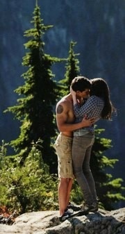 Bella kissing Jacob
