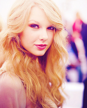 Taylor Swift Amzing eyes*_________*!