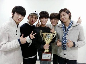 B1A4 wins 'Show Champion' with 'Lonely'