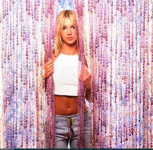  Britney behind the curtain