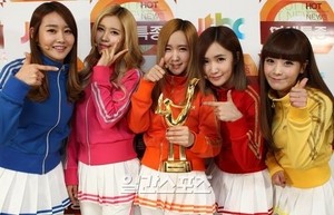 Crayon Pop after winning the Rookie Award at The 28th Golden Disk Awards