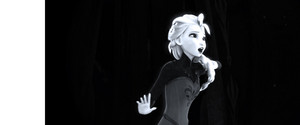  Elsa black and white