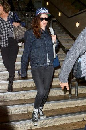 Kristen Arriving In Los Angeles