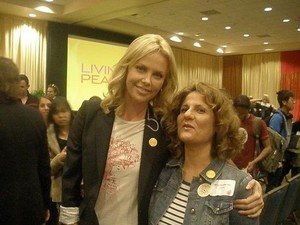  charlize with شائقین