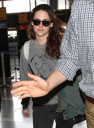 Kristen Arriving At Airport In Los Angeles 