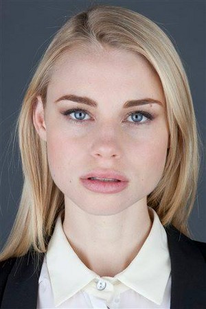  Lucy Fry promo foto's