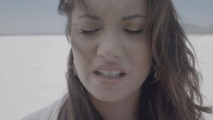  Demi Lovato - arranha-céu - música Video Screencaps