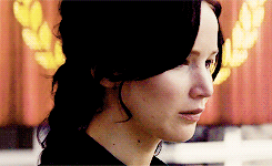 Jennifer Lawrence - Katniss Everdeen