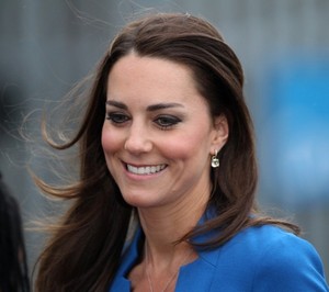  Kate Middleton Opens an Art Room