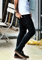Louis' little legs - louis-tomlinson photo