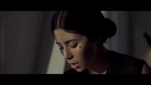  マリーナ and The Diamonds - Lies - 音楽 Video Screencaps