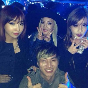  Dara's Instagram Update: "With our human vitamin Daesungie!!! :)" (131122)