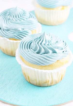 blue cupcakes