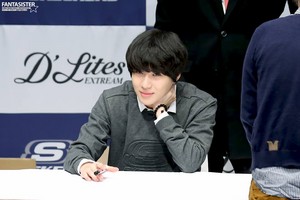  140226 Taemin at SKECHERS fansign event