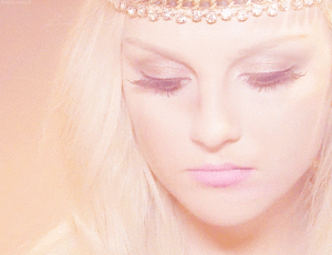  Perrie Edwards :D