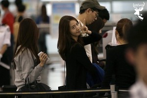  Yoona at airport