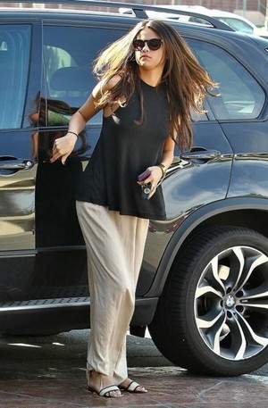 Selena Gomez arriving at a business meeting in LA (March 5)