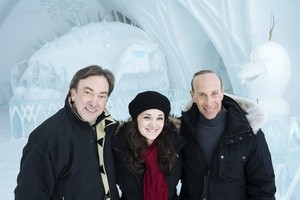  The crew of 겨울왕국 visiting the disneyfrozen suite at the Hotel de Glace