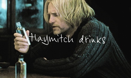 Haymitch-Drinks-the-hunger-games-36874037-500-299.jpg